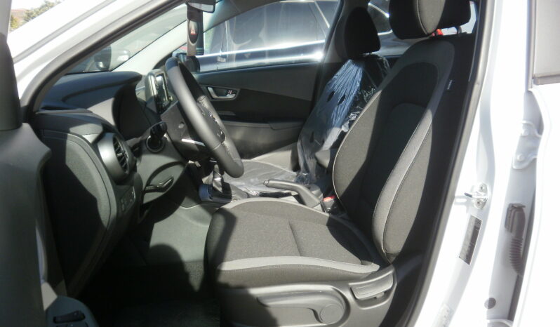HYUNDAI KONA  TurboGDI 120cv 6 veloc. Klass White lleno