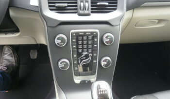 VOLVO V40 D2 120cv MOMENTUM lleno