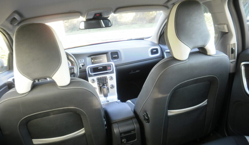 VOLVO V60 D5 AWD R-Desing  Aut. 215cv lleno