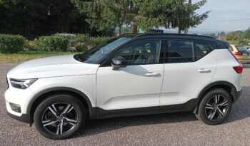 VOLVO XC40 T4 R-Design Black-White Automático 8vel. lleno