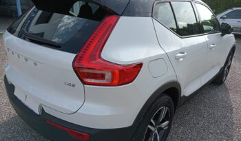 VOLVO XC40 T4 R-Design Black-White Automático 8vel. lleno