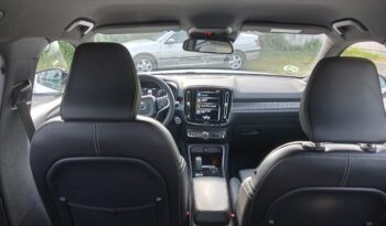 VOLVO XC40 T4 R-Design Black-White Automático 8vel. lleno