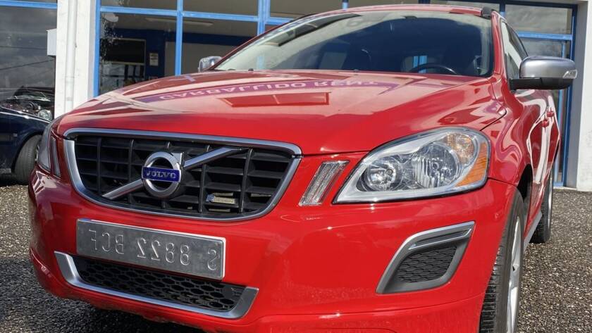 Volvo XC60 D3 R-Design (2)