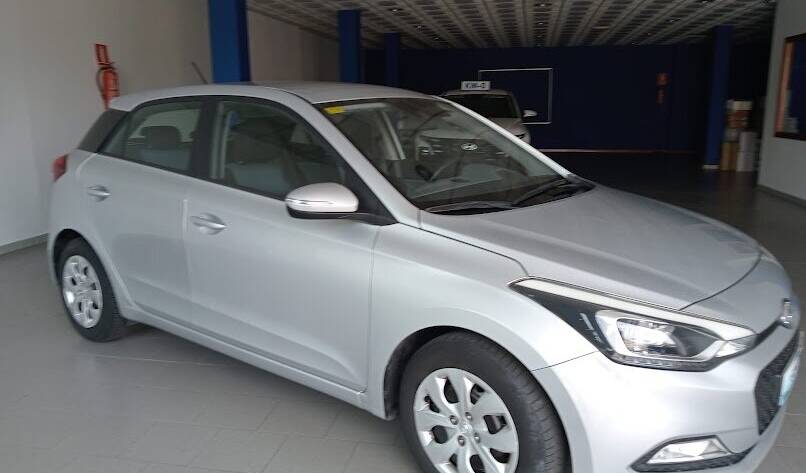 Hyundai i20 lateral derecho