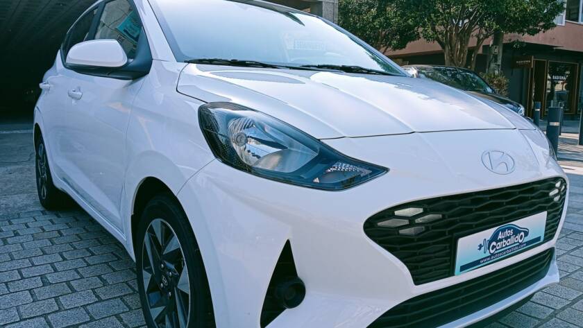 Hyundai i10 KLASS Frontal derecha