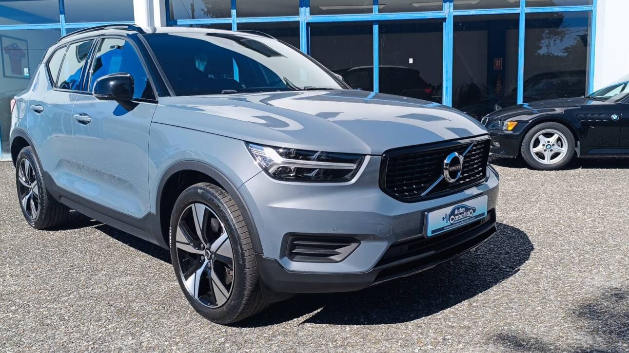 VOLVO XC40 RECHARGE R-DESIGN