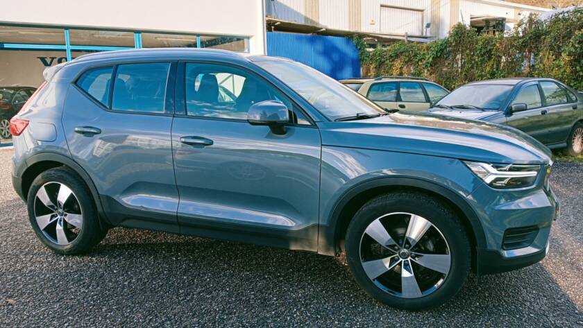 Volvo XC40 LATERAL DERECHO