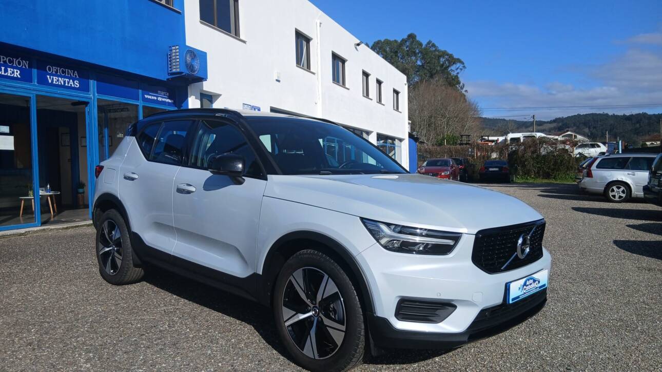 VOLVO XC40 1.5 T4 TWIN RECHARGE R-DESIGN AUTO